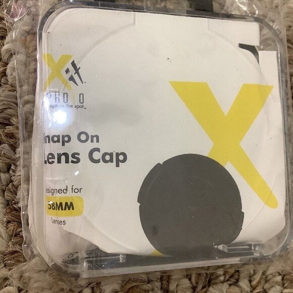 Xit XT58CAP 58mm Snap-On Lens Cap - Picture 1 of 2